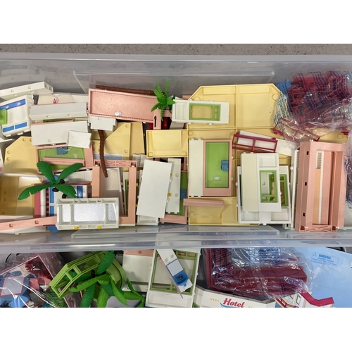 166 - A tub containing a large quantity of assorted vintage Summer Fun Playmobile playsets & accessories. ... 