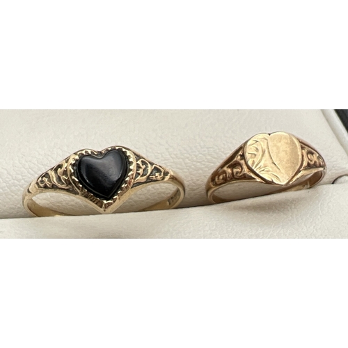 1110 - 2 small 9ct gold children's heart shaped signet rings. Onyx set ring with engraved detail to shoulde... 