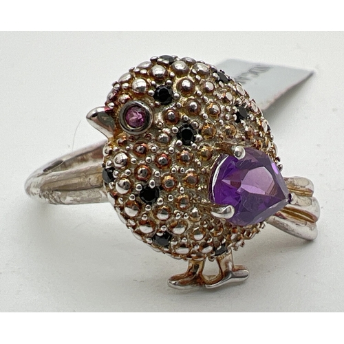 1045 - A 925 silver The Genuine Gem Company stone set dress ring in the shape of a bird. Body of bird set w... 