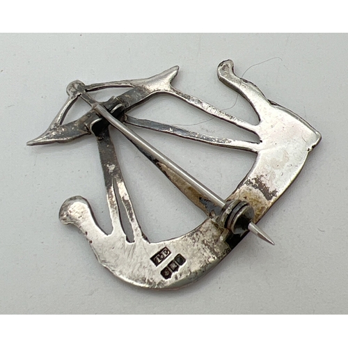 1080 - A vintage Scottish silver brooch in the shape of a Viking longboat. Hallmarked Thomas Kerr Ebbutt, E... 