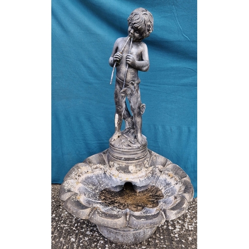 1463 - A large Henri Studio 3 sectional garden water fountain display with a shell shaped water bowl and ch... 