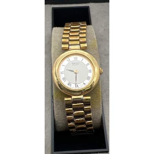 1191 - 3 ladies vintage stainless steel bracelet quartz watches. One each with round, oval and square case.... 