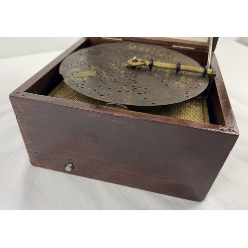 1331 - An antique wooden cased Polyphon music box with Maritana Walzer Don Cesar disc. Decorative Polyphon ... 