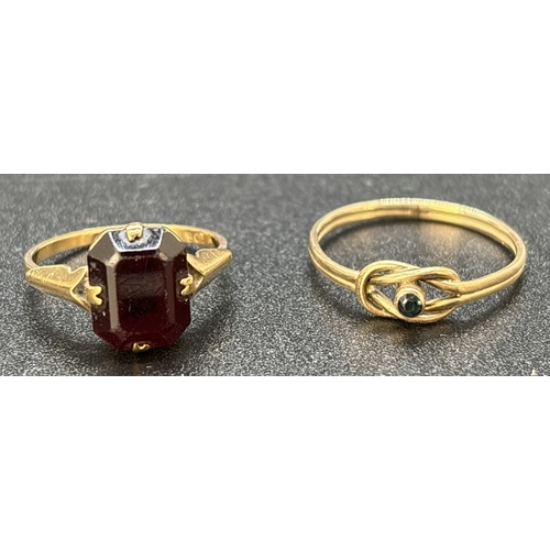 55 - 2 9ct gold stone set dress rings. An Art Deco style ring set with an octagon cut dark red stone. Tog... 