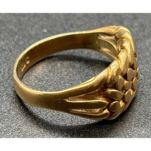 1113 - A 9ct gold 3 row Keeper ring. Gold mark inside band. Size N½. Total weight approx. 6.5g.