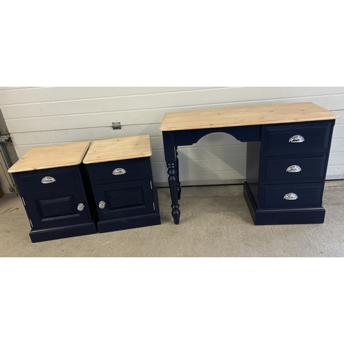 1434 - A pine dressing table/desk with 2 matching bedside cabinets, painted dark blue and with chrome cup h... 