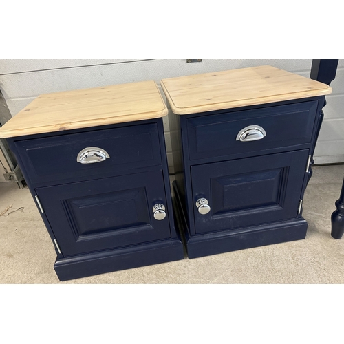 1434 - A pine dressing table/desk with 2 matching bedside cabinets, painted dark blue and with chrome cup h... 