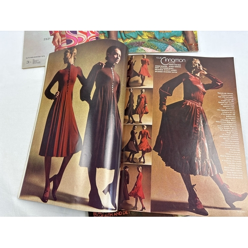 118 - 5 assorted vintage fashion & lifestyle magazines from 1970-71, all in very good condition. To includ... 