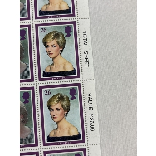 50 - A complete total sheet of 100 1997 Princess Diana stamps. Comprising 5 different photographic portra... 