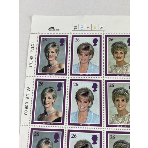 50 - A complete total sheet of 100 1997 Princess Diana stamps. Comprising 5 different photographic portra... 