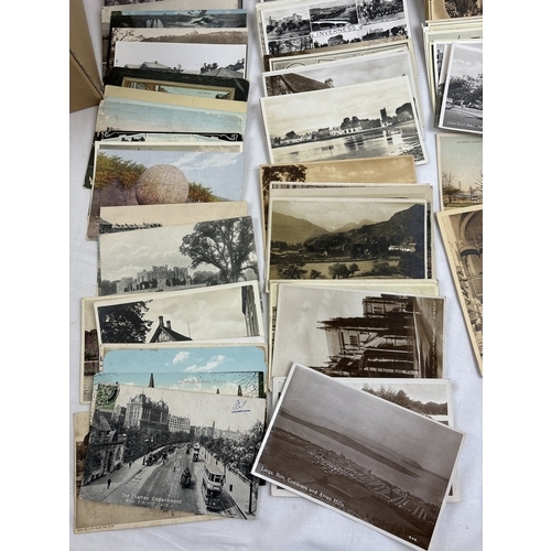 248 - 400 assorted Edwardian & vintage black & white and coloured British postcards, to include RP's. In a... 