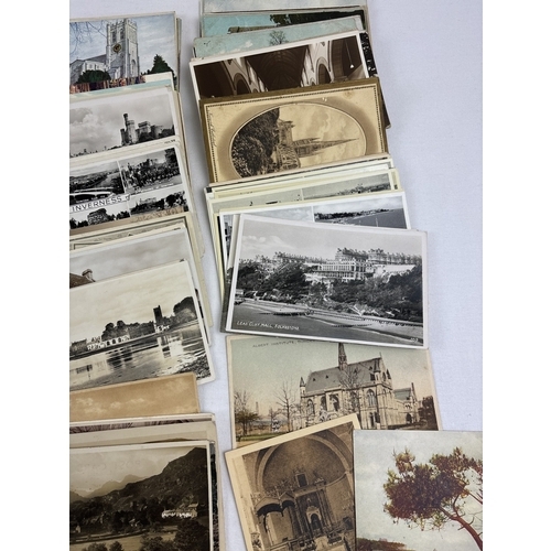 248 - 400 assorted Edwardian & vintage black & white and coloured British postcards, to include RP's. In a... 