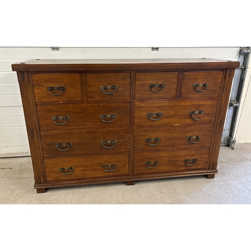 1465 - A large 'Zocalo' heavy solid mango wood 10 draw sideboard unit with heavy metal drop handles. Approx... 