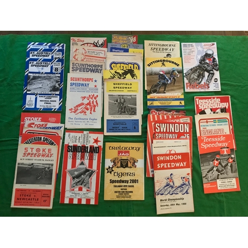 1517 - 50 x speedway programmes tracks 'S' to 'T' 1961 to 2004. Comprising:- St. Austell (3), Scunthorpe (6... 