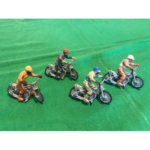 1540 - 4 x Britains Speedway rider models from the 1970-80's - coloured leather version. Approx. 6cm long 1... 