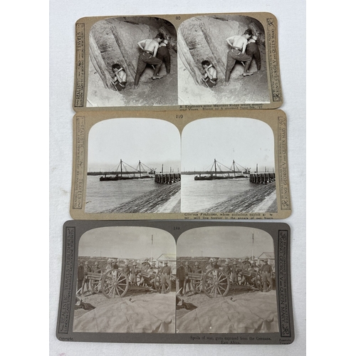 1324 - A collection of 100 WWI stereoscope viewing cards, by Realistic Travels Publishing together with a w... 