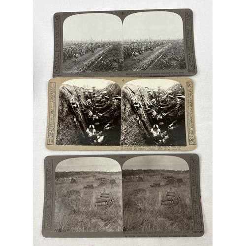 1324 - A collection of 100 WWI stereoscope viewing cards, by Realistic Travels Publishing together with a w... 