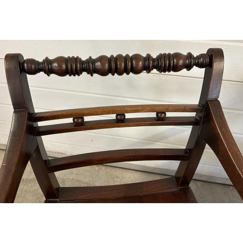 1411 - A pair of early Victorian mahogany wide seat arm chairs with turned back supports & legs. Bar and ba... 