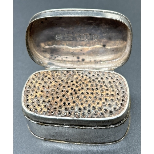 1200 - A George III silver nutmeg grater of oblong form with engraved floral detail to lid. Hallmarked insi... 