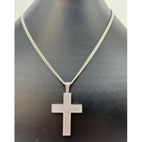 182 - A large 925 silver cross pendant necklace with 24