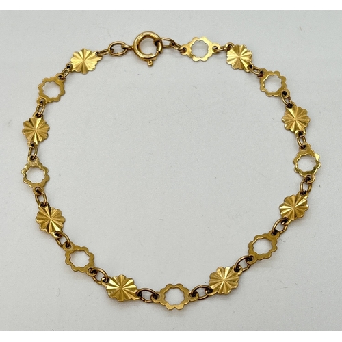 67 - A vintage 9ct yellow gold 7.5