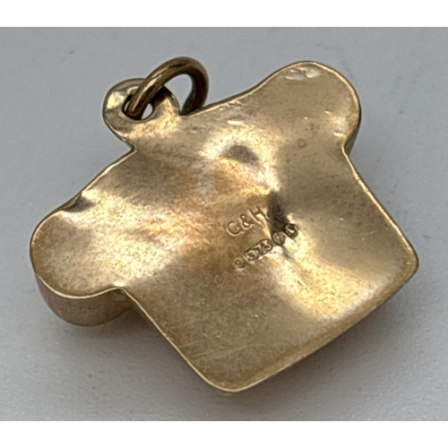 96 - A vintage 9ct gold telephone charm/pendant. Gold hallmarks to back. Approx. 2 x 1.5cm. Weight approx... 