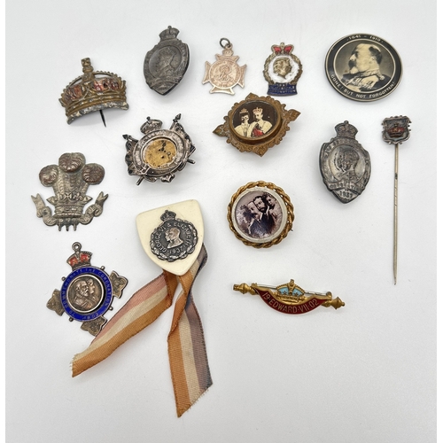 A collection of Royal commemorative badges, brooches, pins and ...