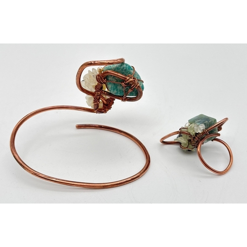 1131 - An Artisan bespoke bracelet and matching ring made from copper wire and featuring gemstones, quartz ... 