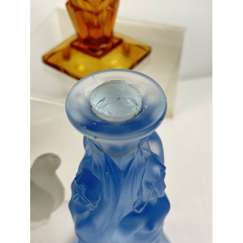 1321 - A collection of art Deco and vintage glassware to include a blue Windsor glass vase with naked lady ... 