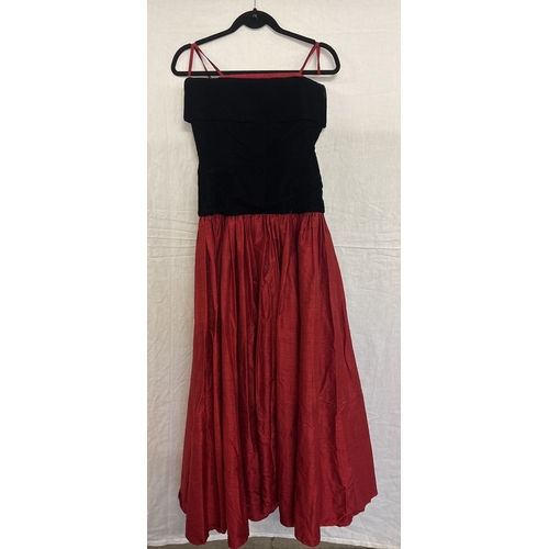 1400 - A 1980's vintage black velvet and red raw silk strapless evening dress by Droopy Browns, size 10. Bl... 