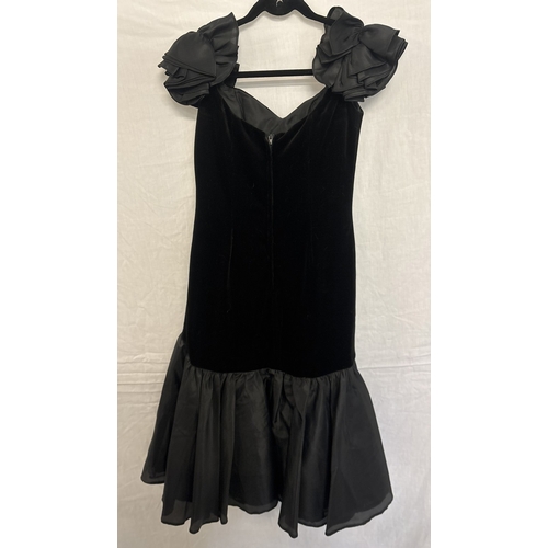 1406 - A 1980's black velvet and polyester silk sleeveless evening/cocktail dress by Eclipse, size 10. Blac... 