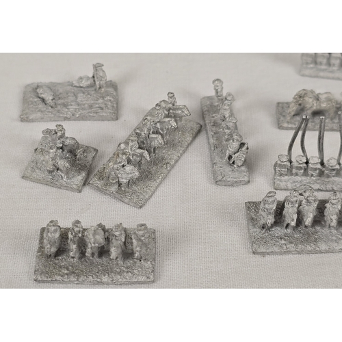 46 - A collection of assorted metal figures to include boxed Leaf figures Master of Malta & Hinton Hunt N... 