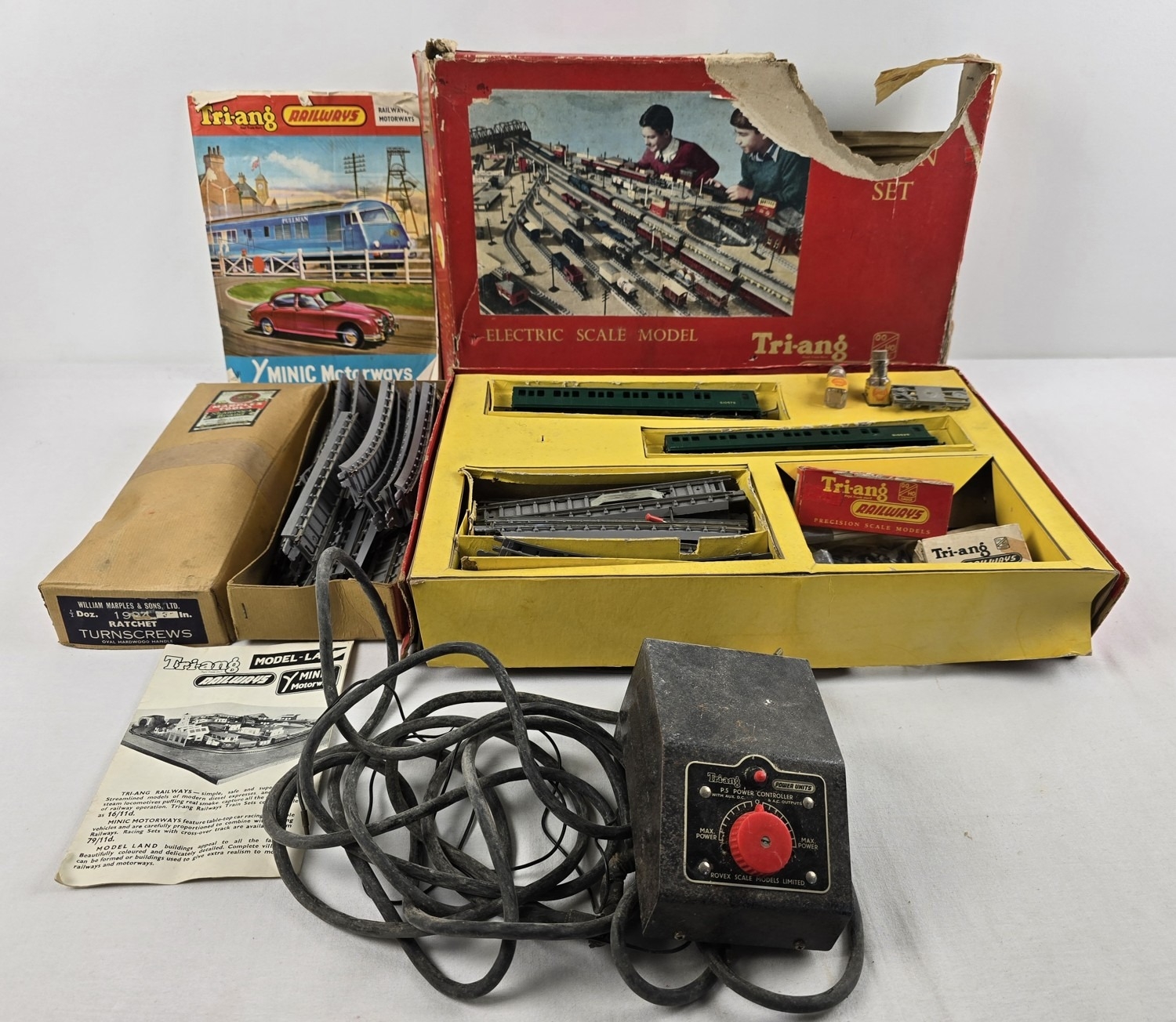 A boxed vintage mid century Tri-ang Railways OO gauge RFX EMU 2 car ...