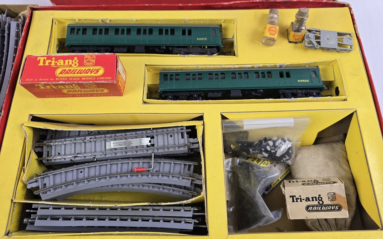 A boxed vintage mid century Tri-ang Railways OO gauge RFX EMU 2 car ...