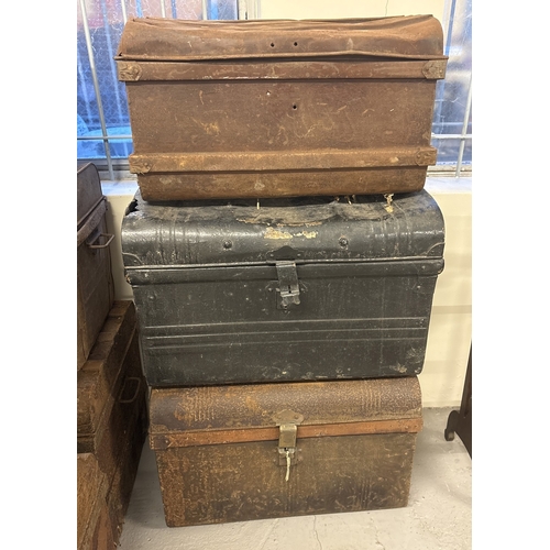 1435 - 3 vintage metal 2 handled trunks, in varying conditions, 2 with original catches, 1 brass. Largest t... 