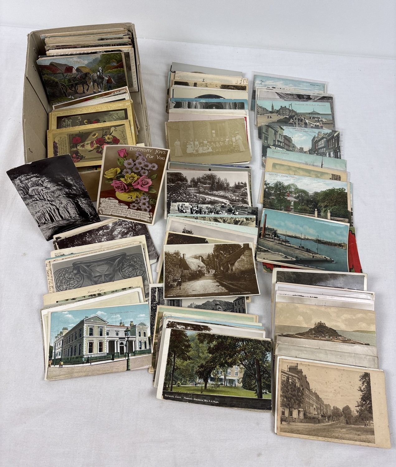 A box of 500 assorted Victorian, Edwardian & vintage postcards, mostly ...