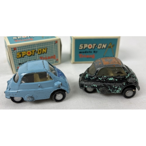 417 - 2 vintage Tri-ang Spot-On diecast models of BMW Isetta's, No. 118, 1:42 scale. Come with 2 reproduct... 