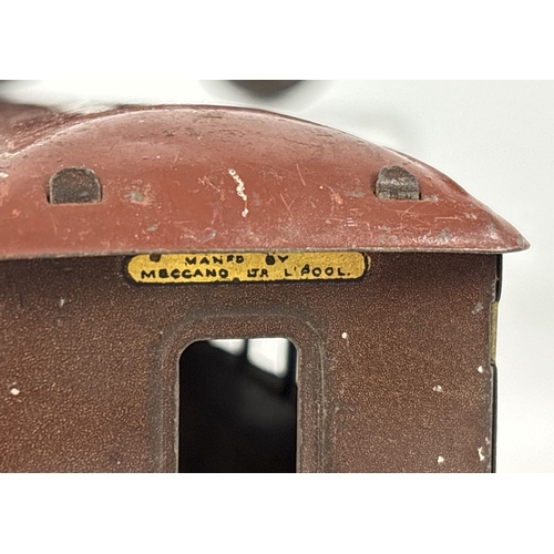 432 - 6 assorted vintage Hornby/Meccano O gauge model railway coaches. To include Brake end passenger coac... 