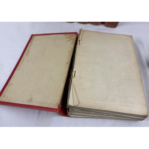 1250 - A set of 9 Harmsworth 1920's Universal Encyclopaedias, edited by J.A. Hammerton. All volumes are bou... 