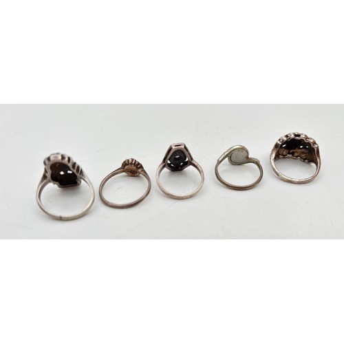 1026 - 5 vintage marcasite set silver rings in varying conditions, some in an Art Deco design. To include a... 