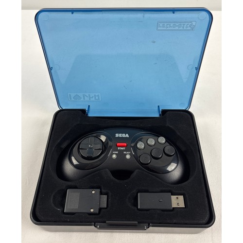 4 - A Retro-Bit official Sega Genesis/Mega Drive wireless arcade controller pad in black. With original ... 