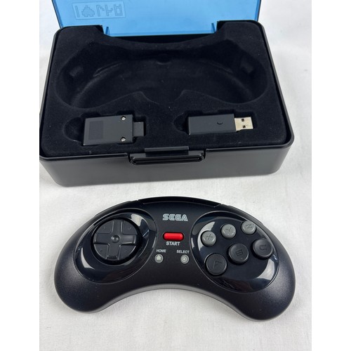 4 - A Retro-Bit official Sega Genesis/Mega Drive wireless arcade controller pad in black. With original ... 