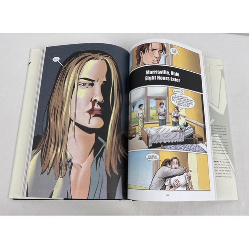 110 - The Last Man - Deluxe Edition hardcover graphic novel books 1 - 5 with dust covers, from Vertigo. By... 