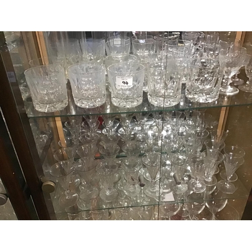 94 - LARGE QTY  OF GLASSWARE TO INCLUDE CHAMPAGNE FLUTES, TUMBLERS ETC