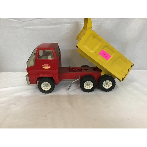 140 - VINTAGE TONKA TRACTOR & TRAILER - VINTAGE TIPPER