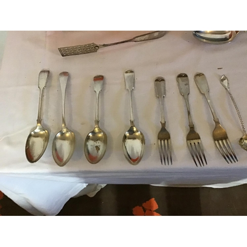 141 - LARGE QTY OF CUTLERY TO INCLUDE 5 PIECES OF SILVER AND SILVER HANDLED ITEMS