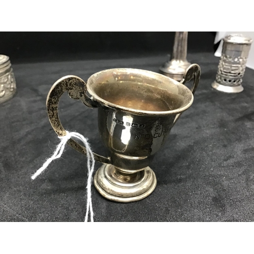 164 - QTY OF SILVER ITEMS TO INCLUDE SALT CELLAR, SMALL TROPHY ETC - 7 ITEMS IN LOT