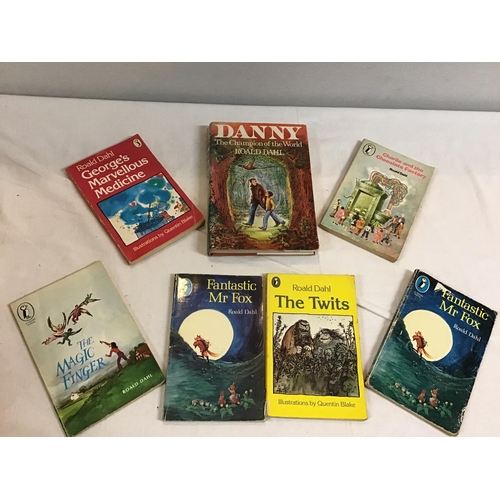 426 - QTY OF VINTAGE BEATRIX POTTER BOOKS TO INCLUDE AN EARLY COPY OF THE ROLY POLY PUDDING