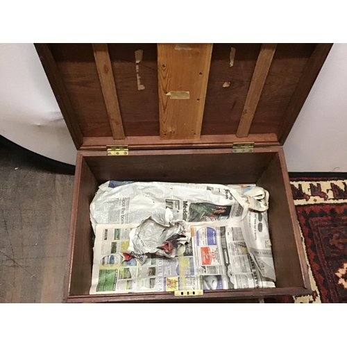 236 - VICTORIAN MAHOGANY BOX WITH BRASS HANDLES 
25 X 17