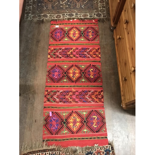 279 - 4 PATTERNED CARPETS 
BROWN 68